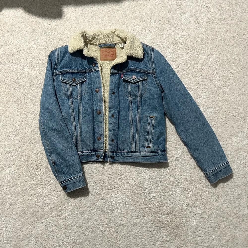 Blue vintage Denim Jacket with Sherpa Lining levi’s